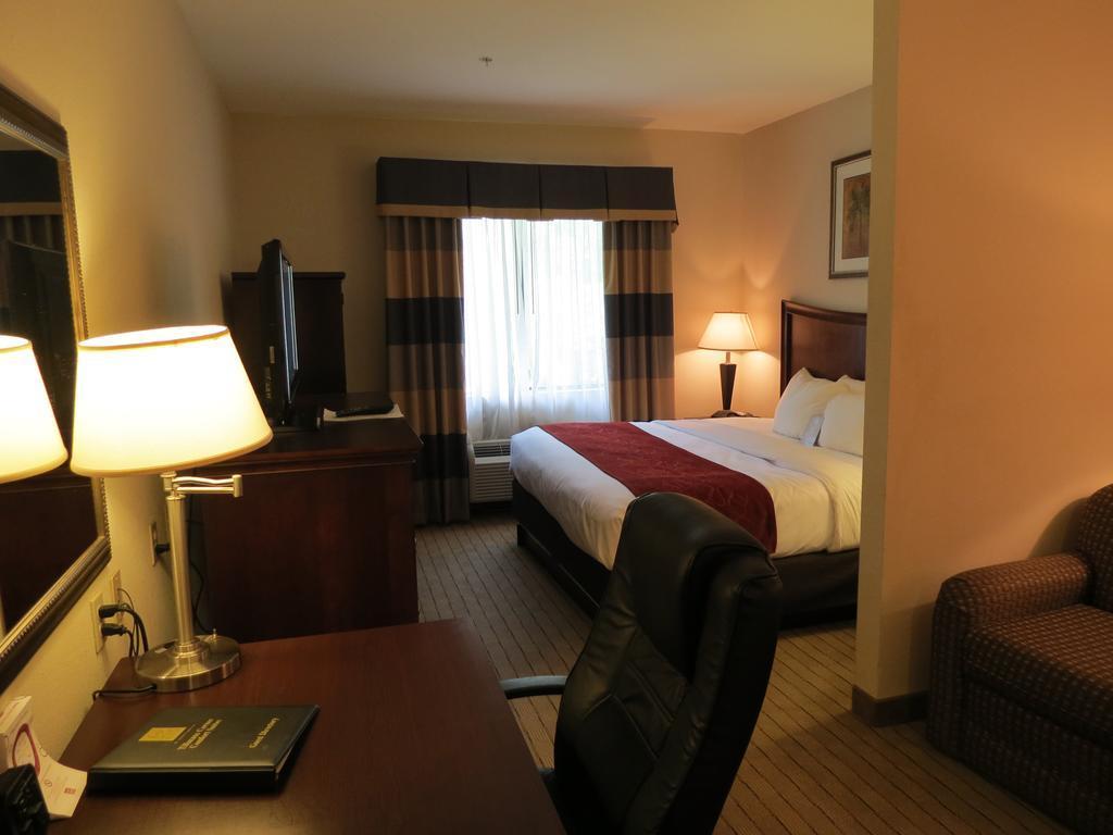 Comfort Suites Mobile West Tillmans Corner Esterno foto